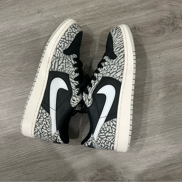 Jordan 1 Retro Low OG Size 6.5Y - Picture 10 of 10